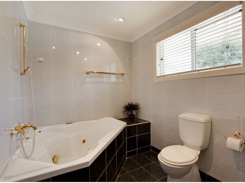 8 The Village Place, Dural NSW 2158