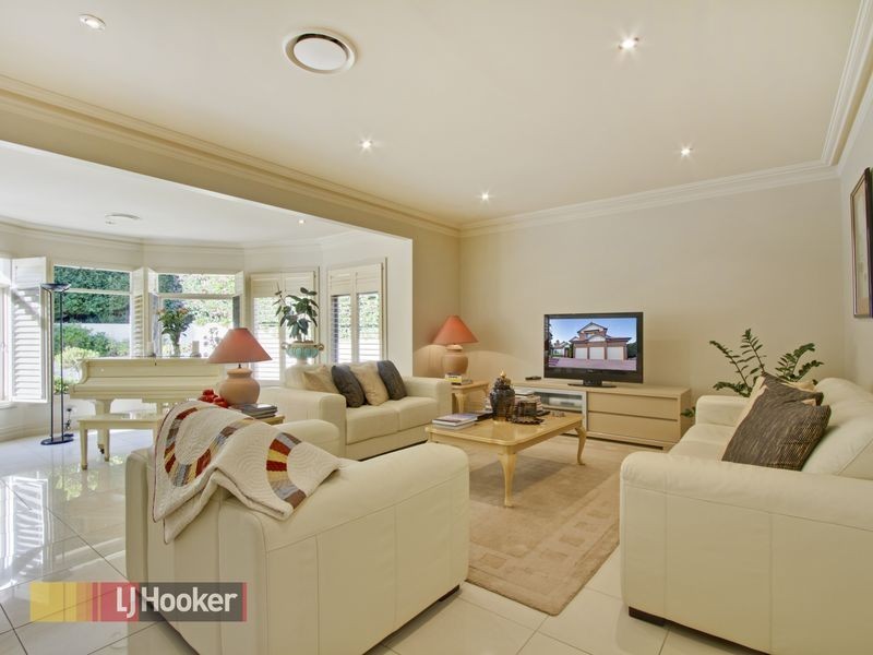 12 Carnarvon Avenue, Glenhaven NSW 2156