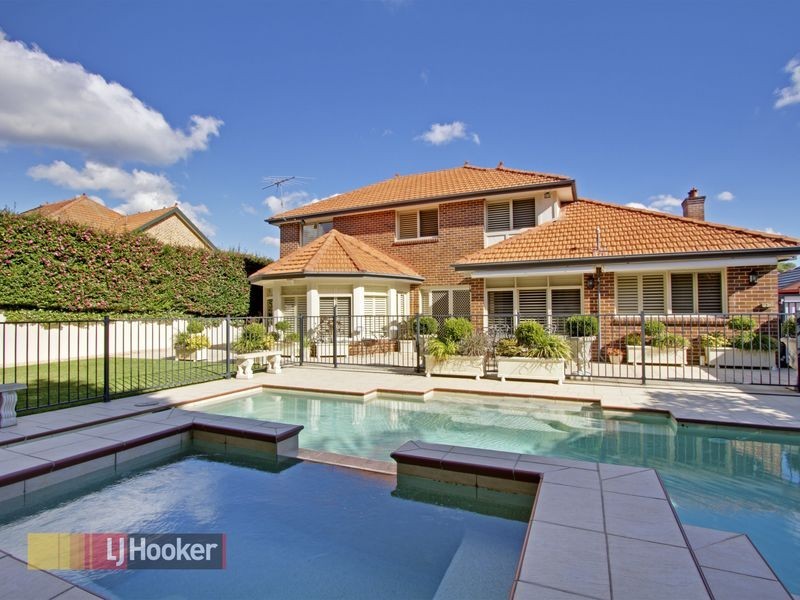 12 Carnarvon Avenue, Glenhaven NSW 2156