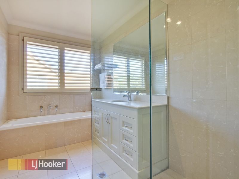 12 Carnarvon Avenue, Glenhaven NSW 2156
