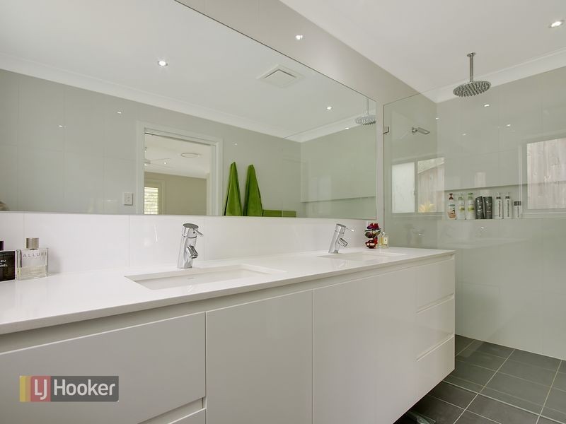 4 Fingal Ave, Glenhaven NSW 2156