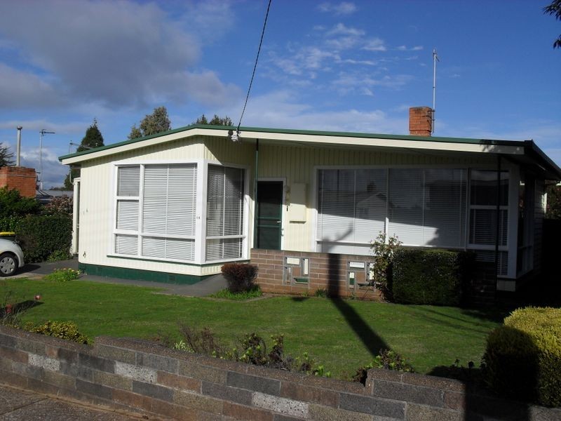 16 Manning Crescent, Devonport TAS 7310