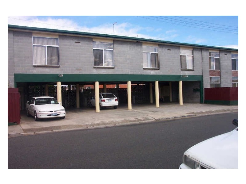 2/17 Kempling Street, Devonport TAS 7310