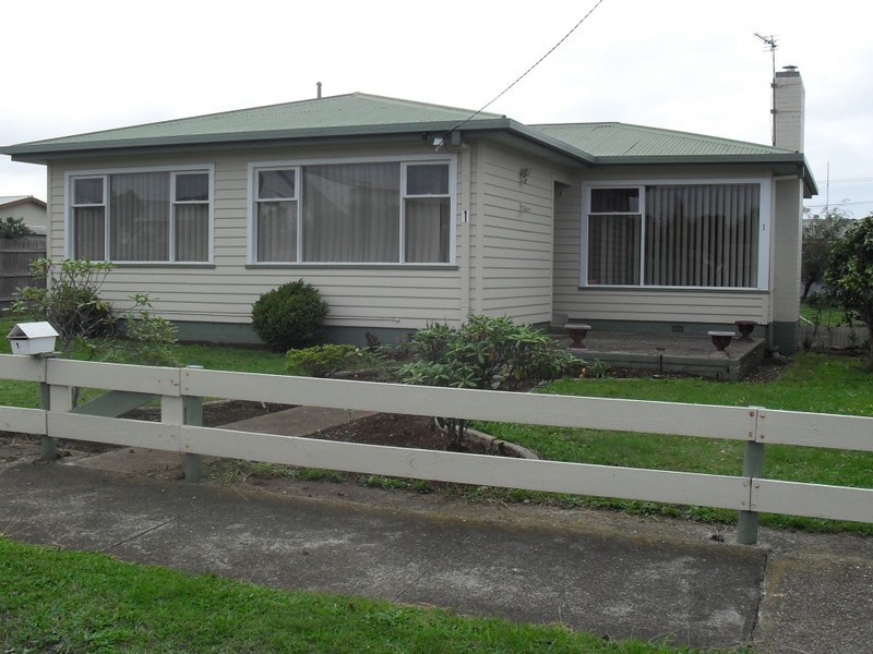 1 Churchill Avenue, Devonport TAS 7310