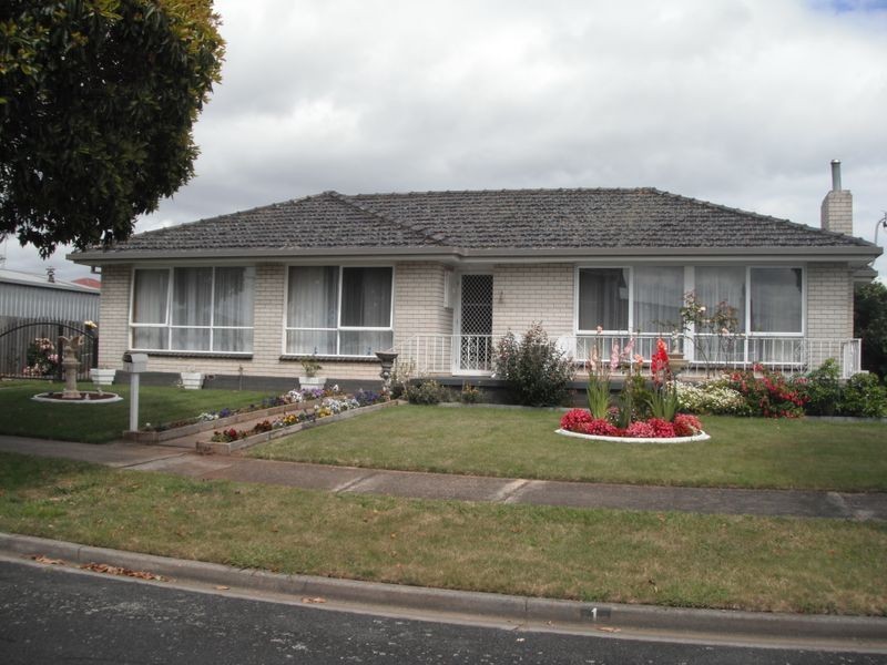 1 Victor Court, Devonport TAS 7310