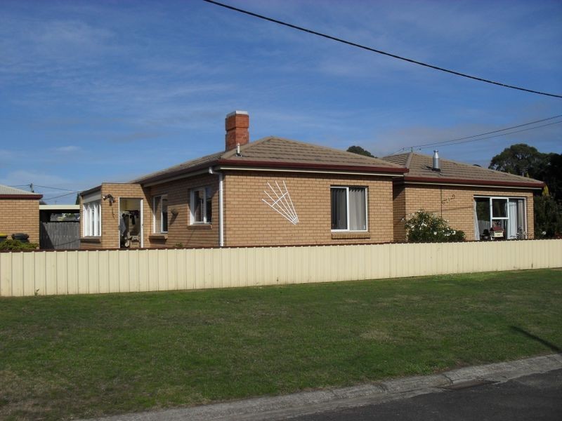 21 Devonport Road, Devonport TAS 7310