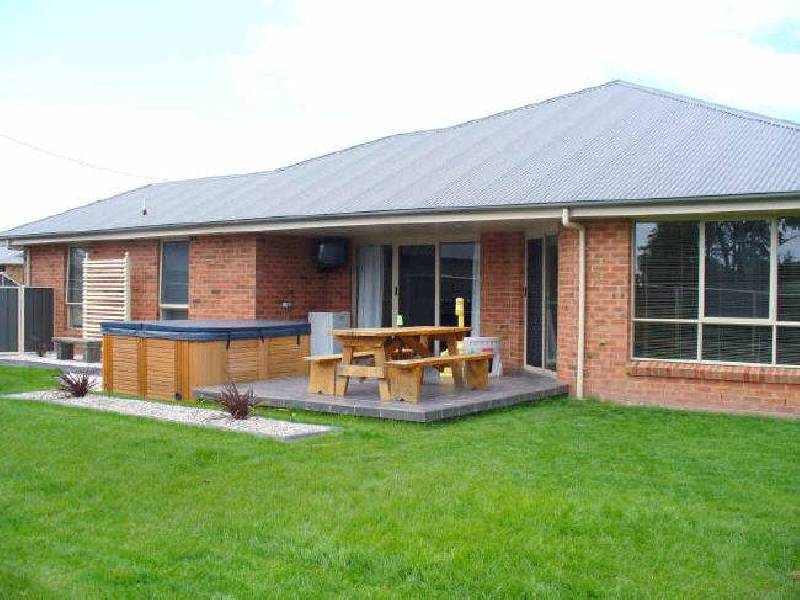 13 Leila Avenue, Spreyton TAS 7310