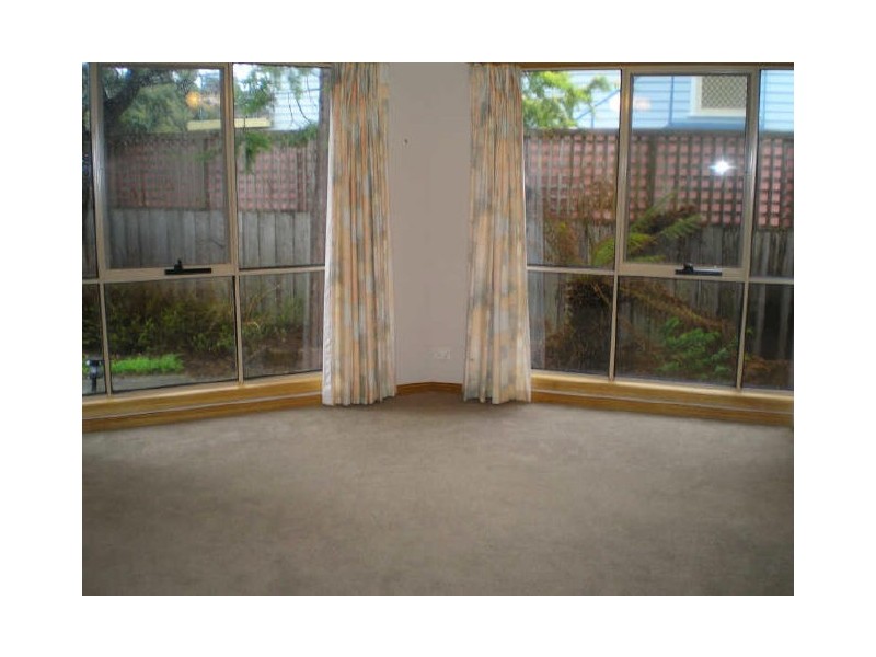 11 Clare Court, Devonport TAS 7310