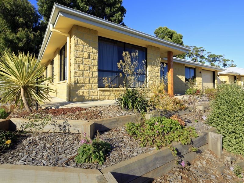 2/47 River Road, Ambleside TAS 7310