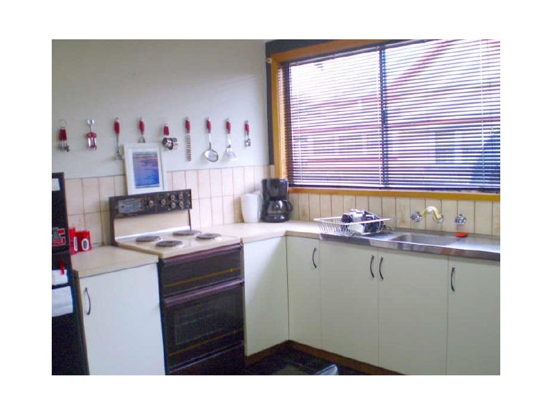 18 Charles Street, Ulverstone TAS 7315