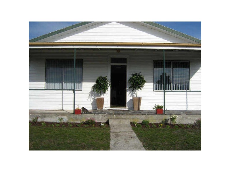 18 Charles Street, Ulverstone TAS 7315