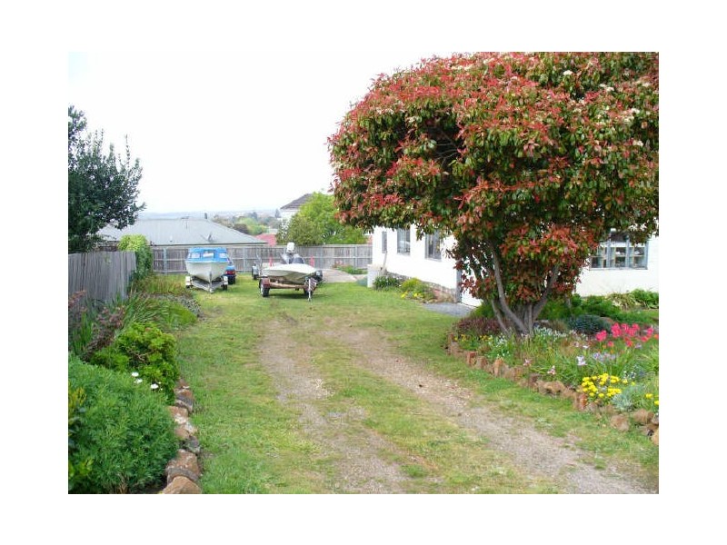 85 Hillcrest Road, Devonport TAS 7310
