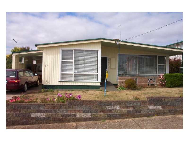 16 Manning Crescent, Devonport TAS 7310