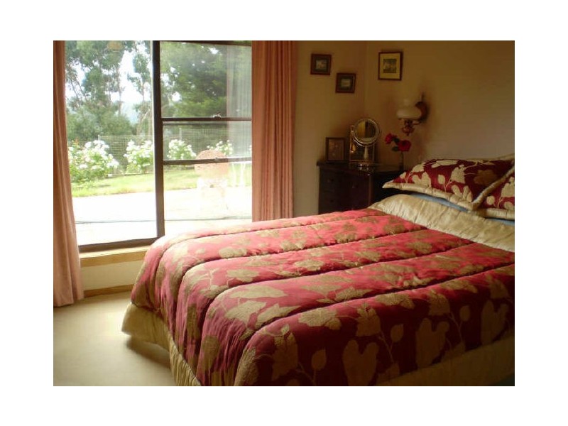 5 Linden Heights, Devonport TAS 7310