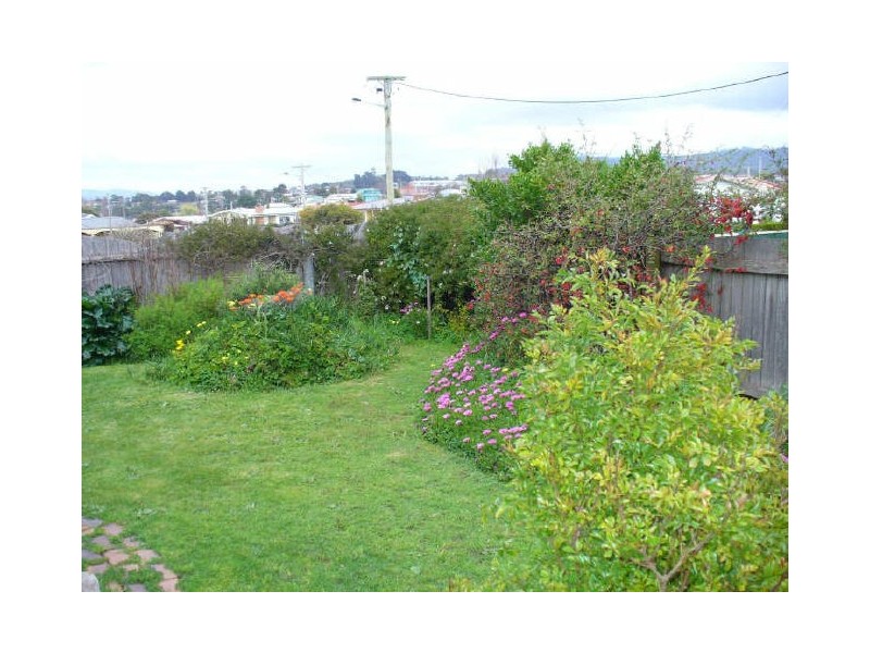 2 Charles Street, Devonport TAS 7310