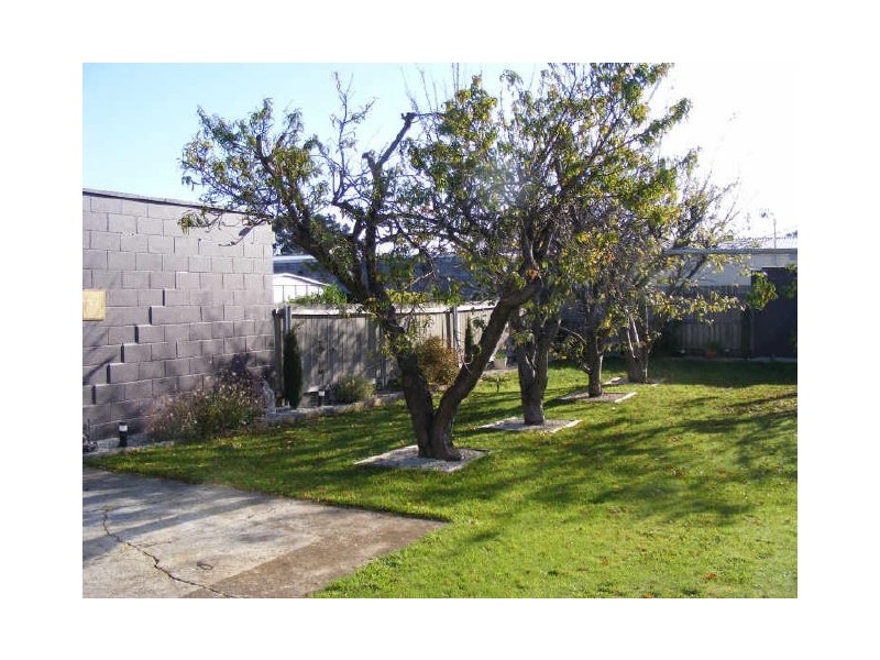 6 Valley Road, Devonport TAS 7310