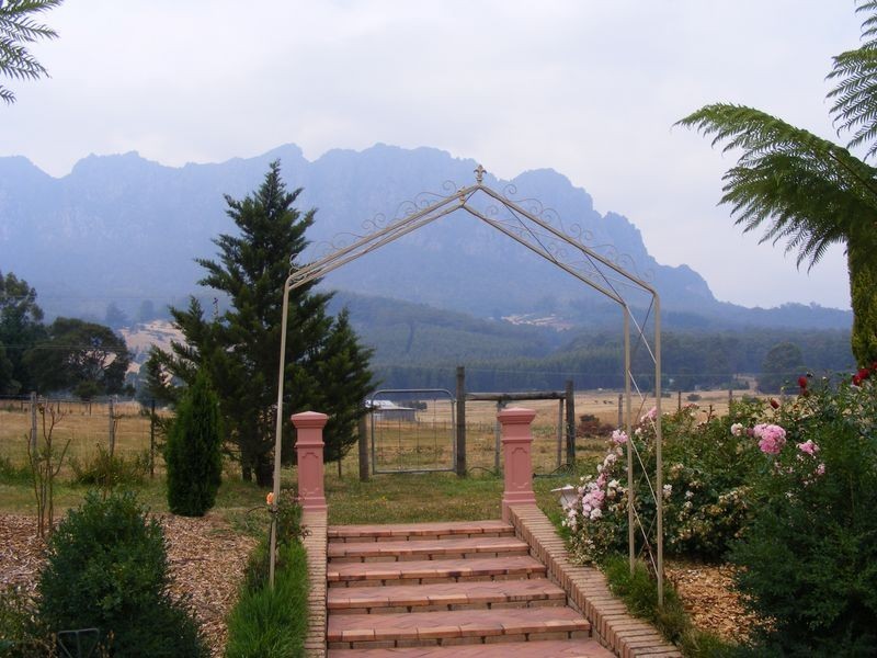 10 Deacons Close, Claude Road TAS 7306