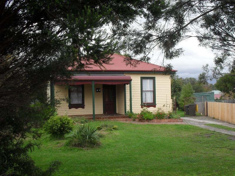 24 Alexandra Road, Ulverstone TAS 7315