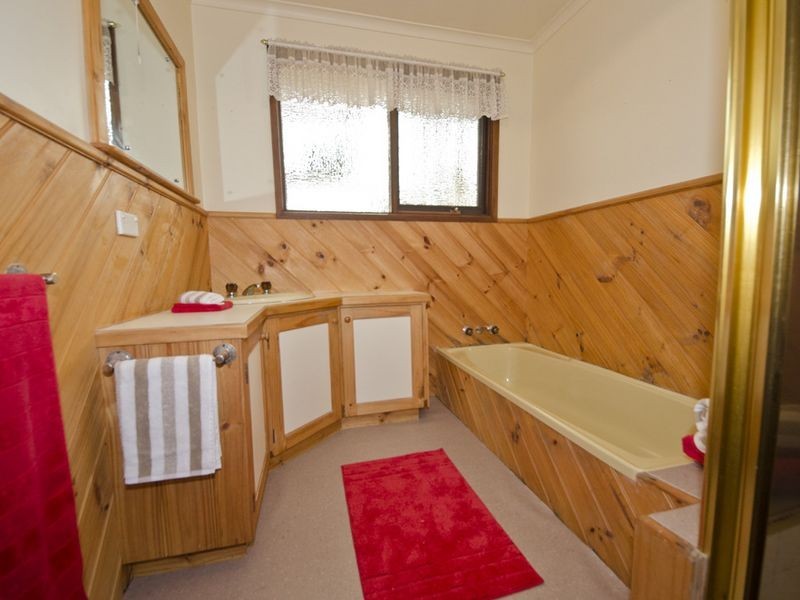 2 Glen Court, Devonport TAS 7310