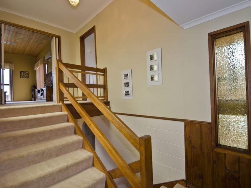 2 Glen Court, Devonport TAS 7310