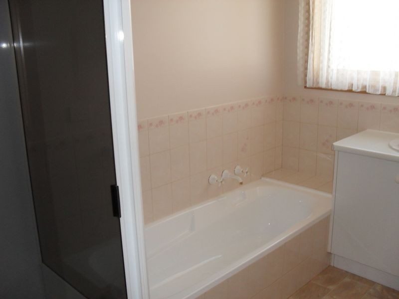 2/12 Broadhurst Avenue, Devonport TAS 7310