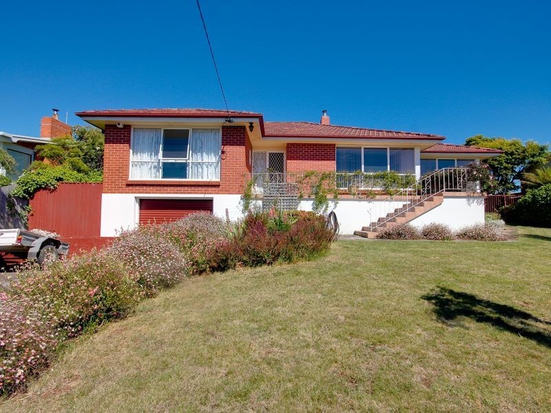 25 Manning Crescent, Devonport TAS 7310