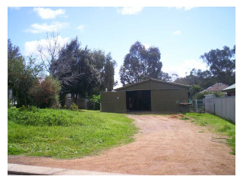 13 Arthur Street, Toodyay WA 6566