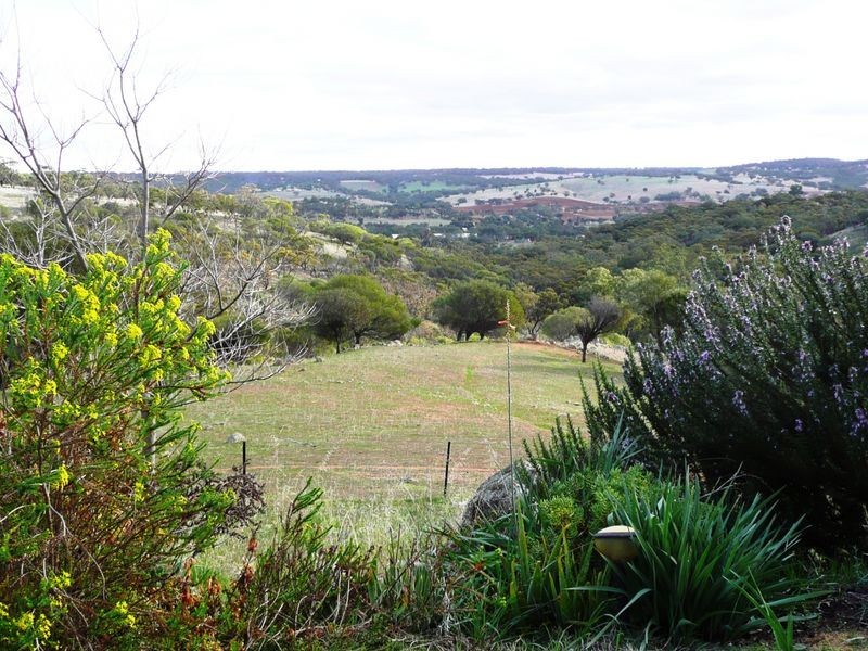 271 Coondle Drive, Toodyay WA 6566