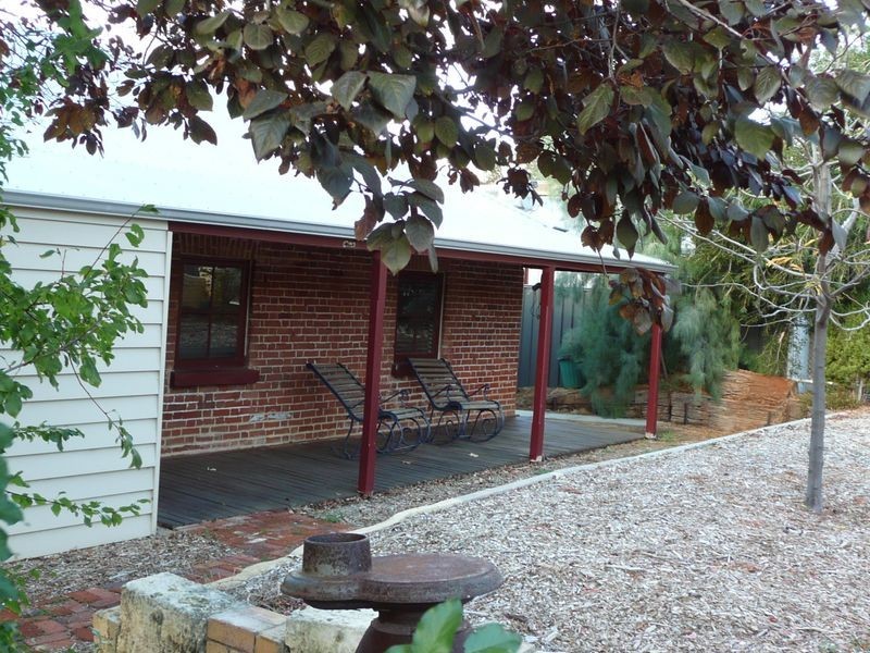 68-70 Stirling Terrace, Toodyay WA 6566