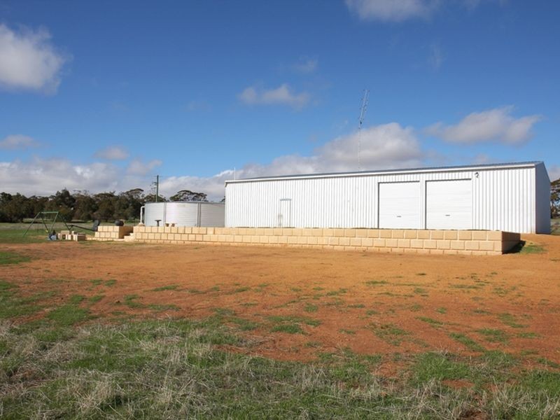 21 Seventh Road Bejoording, Toodyay WA 6566