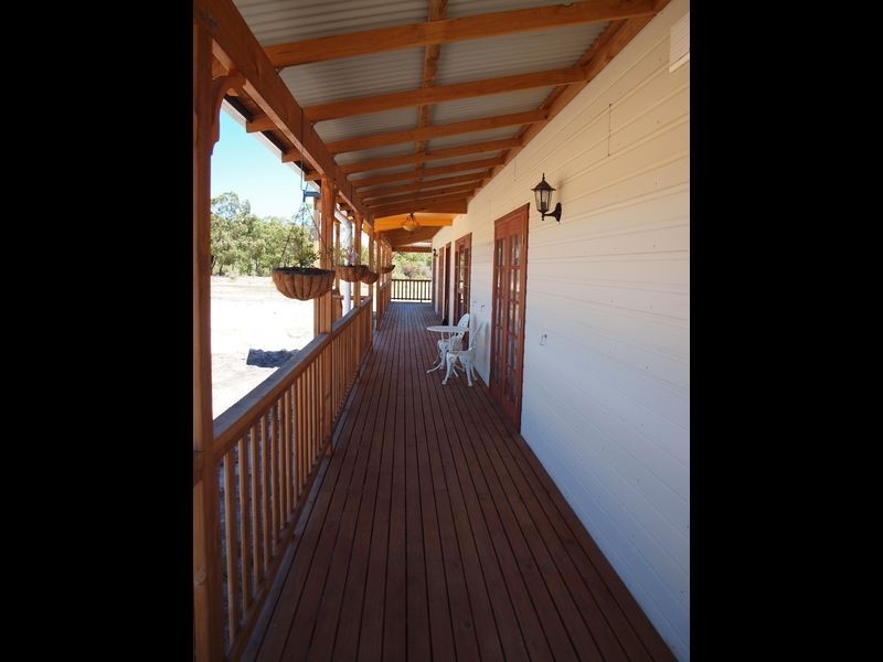 801 Cockatoo Drive, Chittering WA 6084