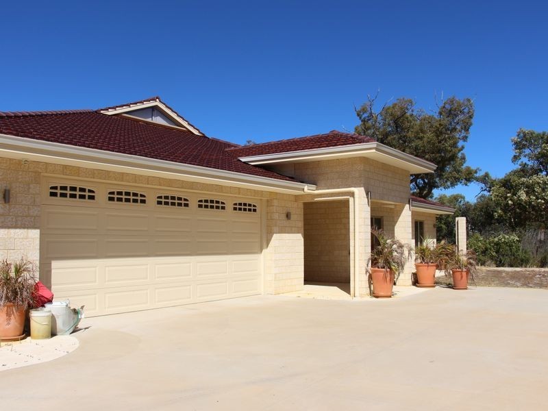 32 Pipe Lily Way, Lower Chittering WA 6084