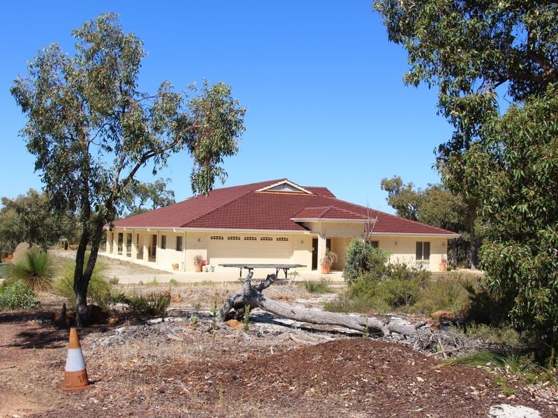 32 Pipe Lily Way, Chittering WA 6084