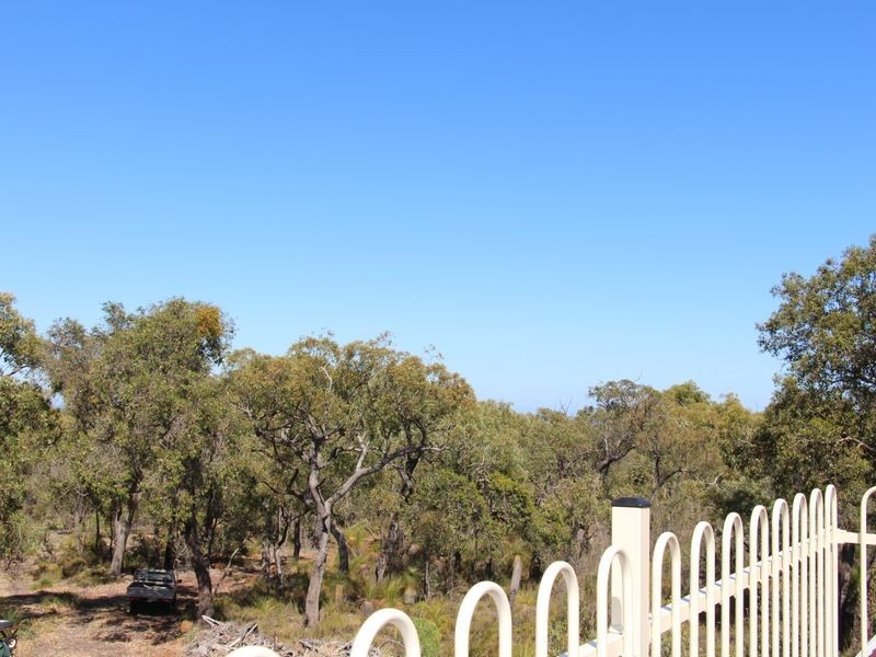 32 Pipe Lily Way, Chittering WA 6084