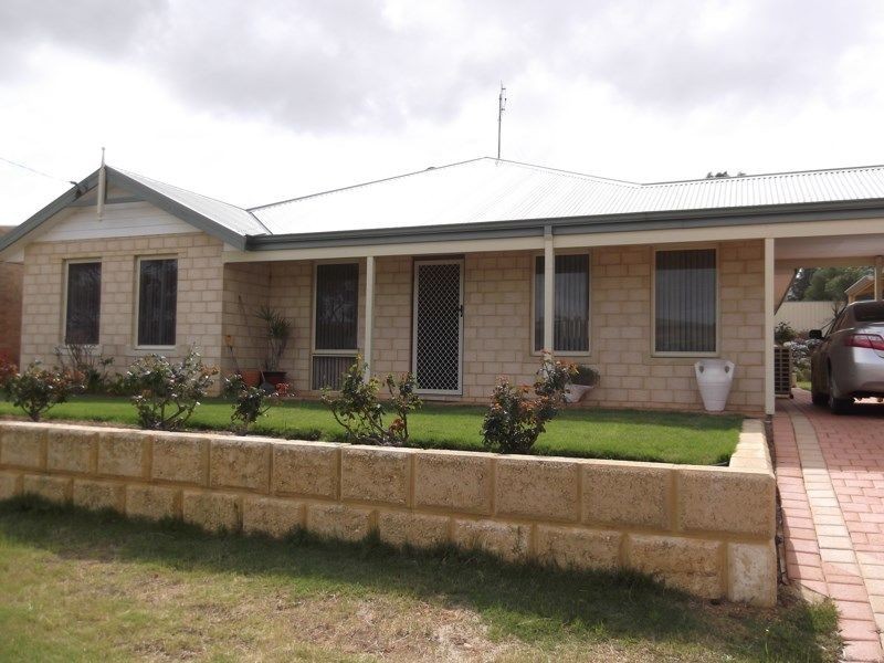 18 Harcourt Street, Toodyay WA 6566