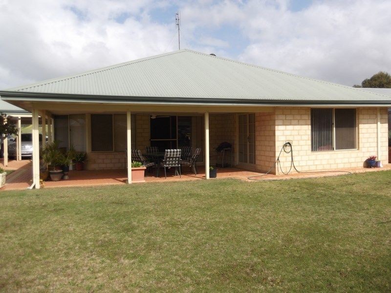 18 Harcourt Street, Toodyay WA 6566