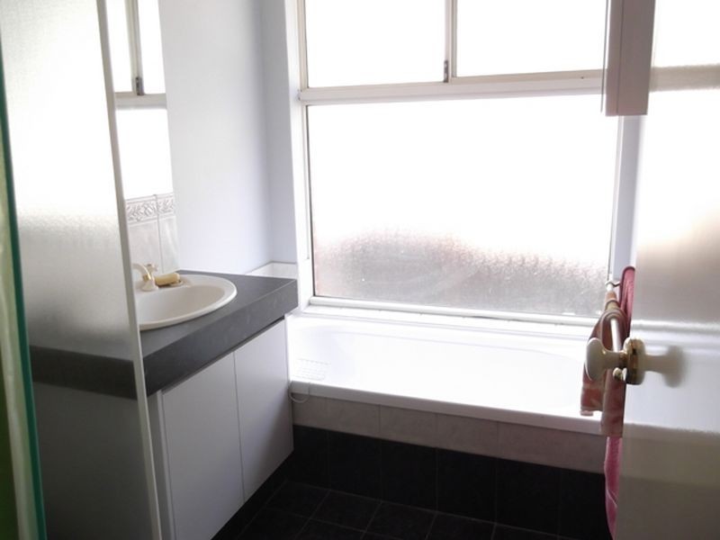 16 Harcourt St, Toodyay WA 6566