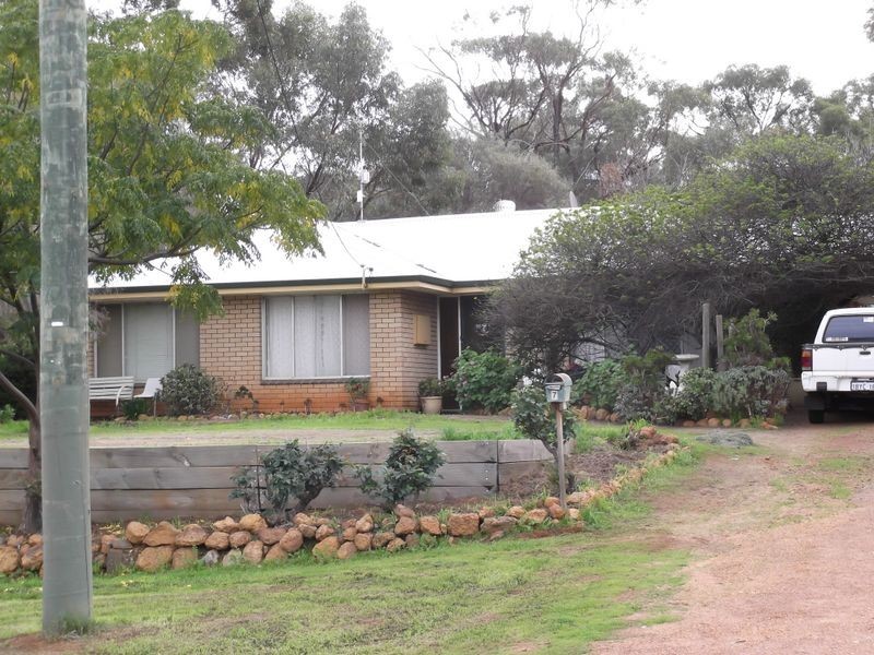 7 Connor St, Toodyay WA 6566