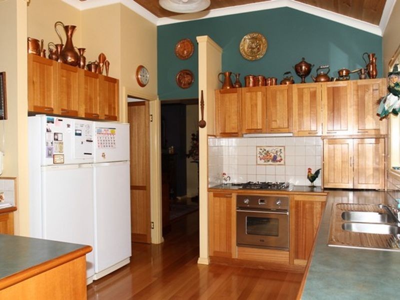12 Lukin St, Toodyay WA 6566
