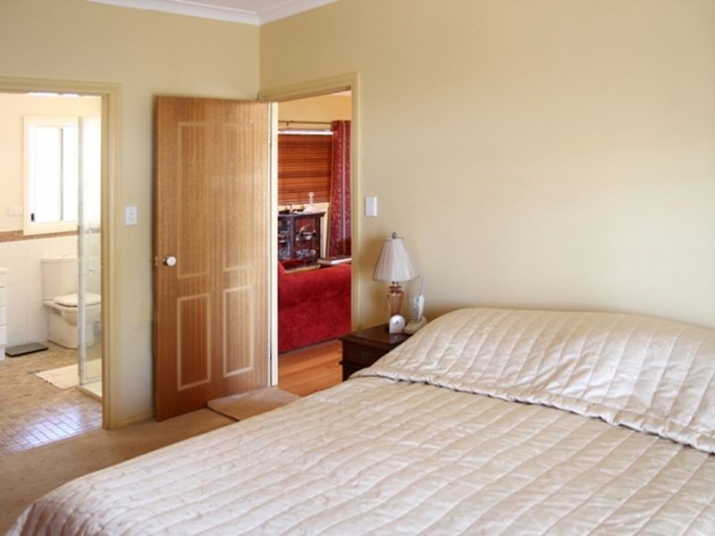 12 Lukin St, Toodyay WA 6566