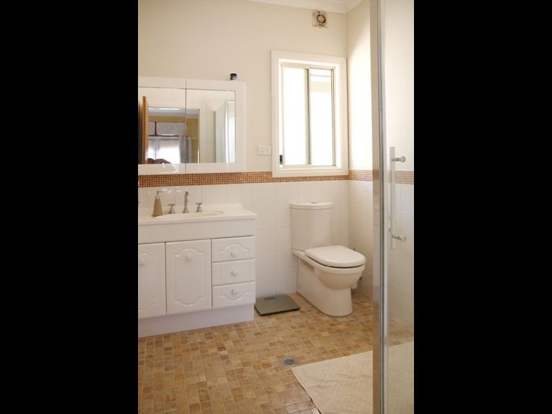 12 Lukin St, Toodyay WA 6566