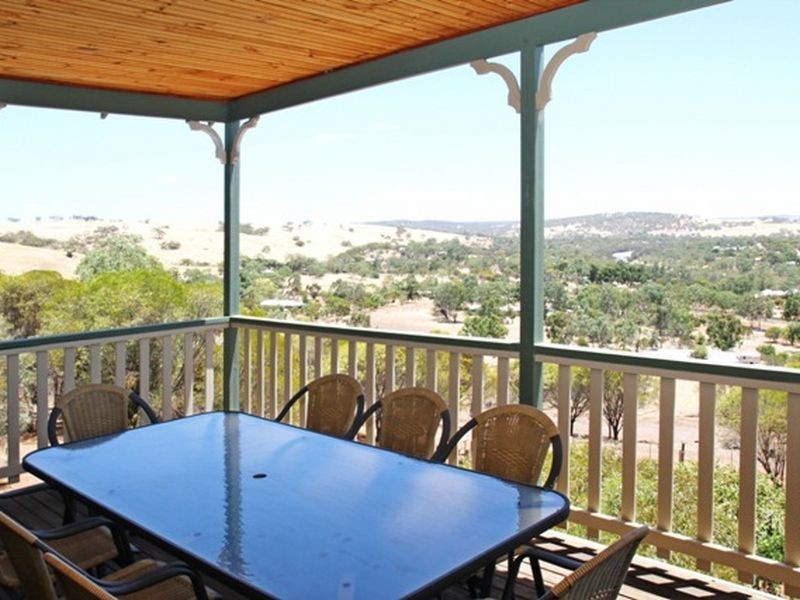 12 Lukin St, Toodyay WA 6566
