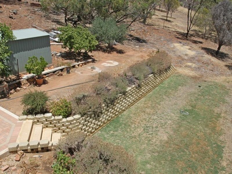 12 Lukin St, Toodyay WA 6566
