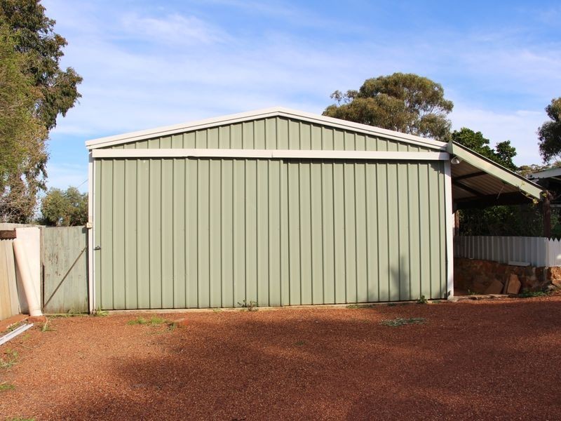 2 Whitechapel St, Toodyay WA 6566