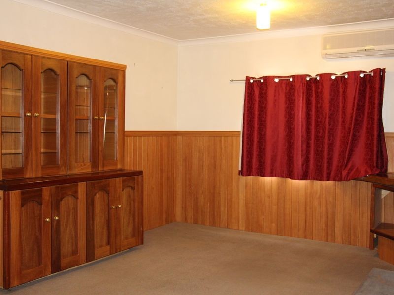 2 Whitechapel St, Toodyay WA 6566