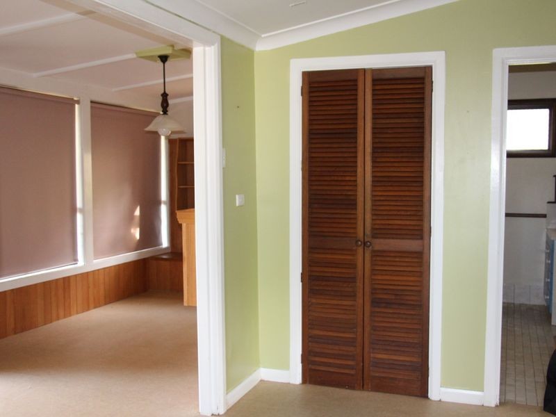 2 Whitechapel St, Toodyay WA 6566