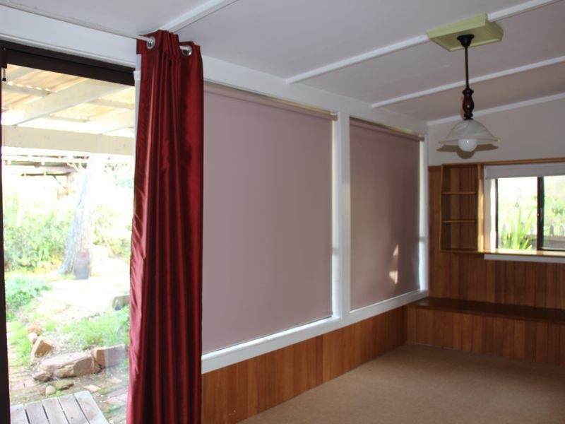 2 Whitechapel St, Toodyay WA 6566