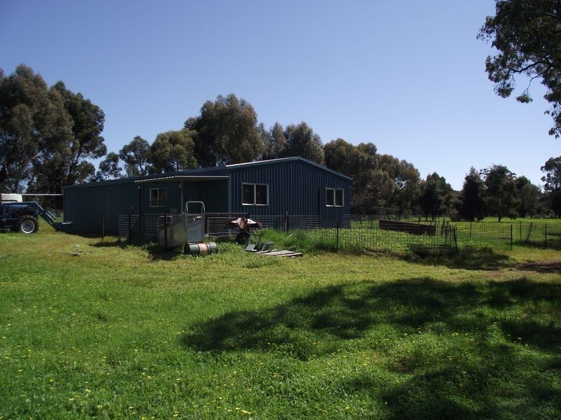 570 Burma Road, Bailup WA 6082