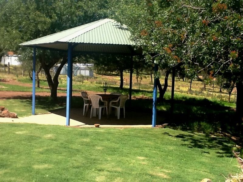 32 Davies Road, Toodyay WA 6566