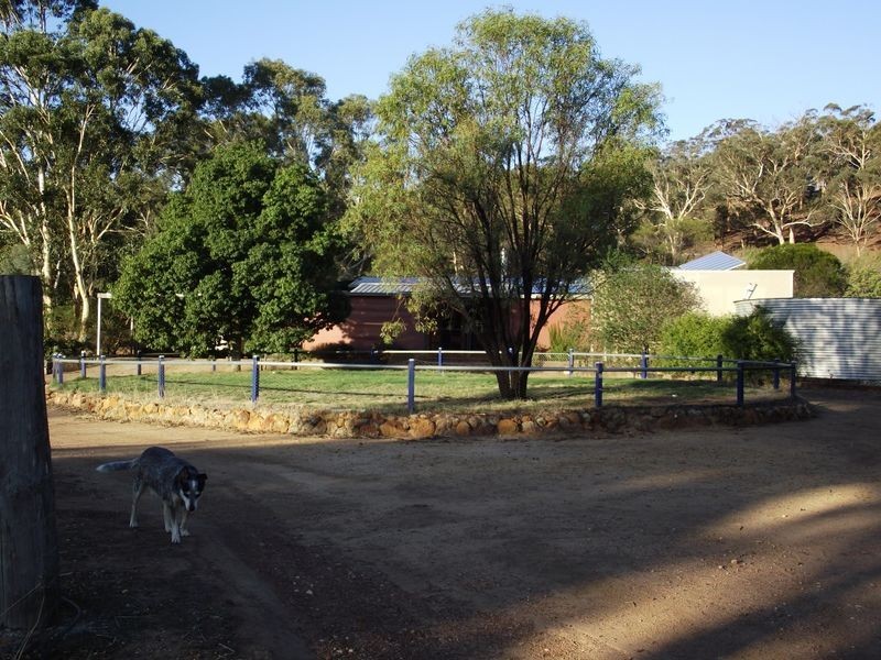 32 Davies Road, Toodyay WA 6566